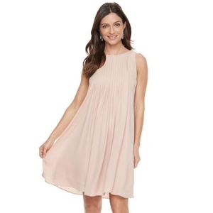 Hope & Harlow Sleeveless Pleated Chiffon Dress